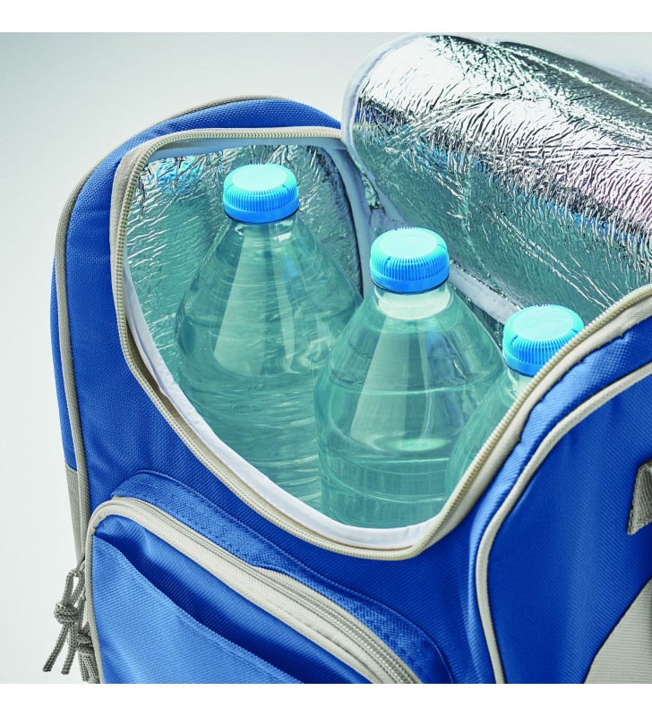 Cooler bag with front pocket